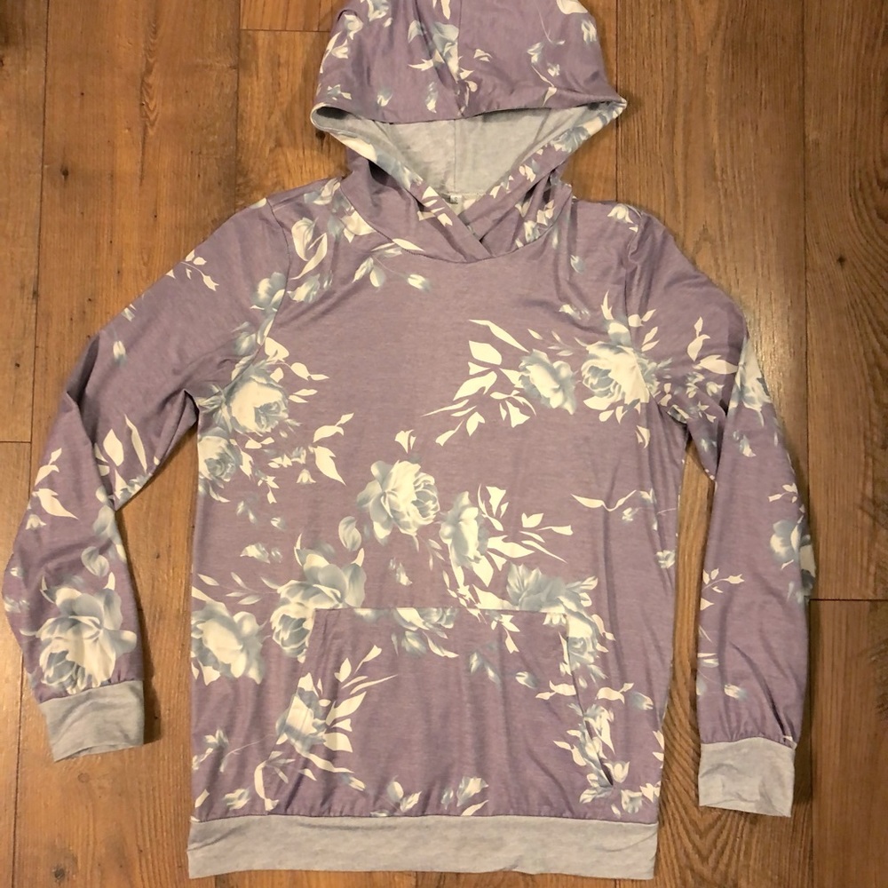 ⭐️Ladies small hoodie⭐️2 for $15